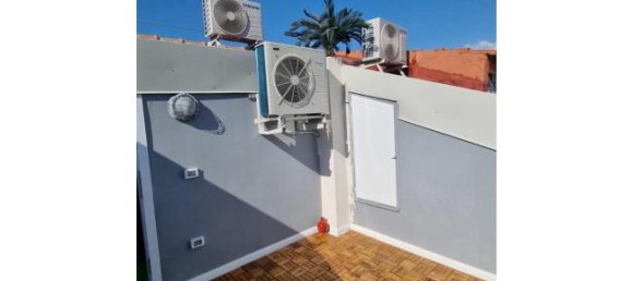 5 rooms Apartment in Livorno, Italy No. 252753 2