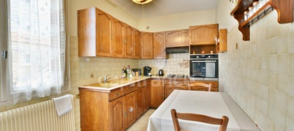 Casa de 3 dormitorios en Villeurbanne, France No. 321444 2