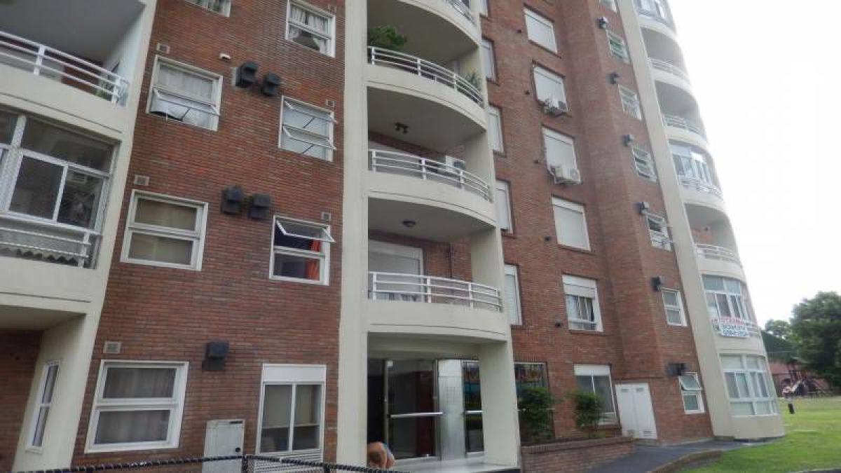 Квартира с 3 спальнями в Кильмес, Аргентина № 6843