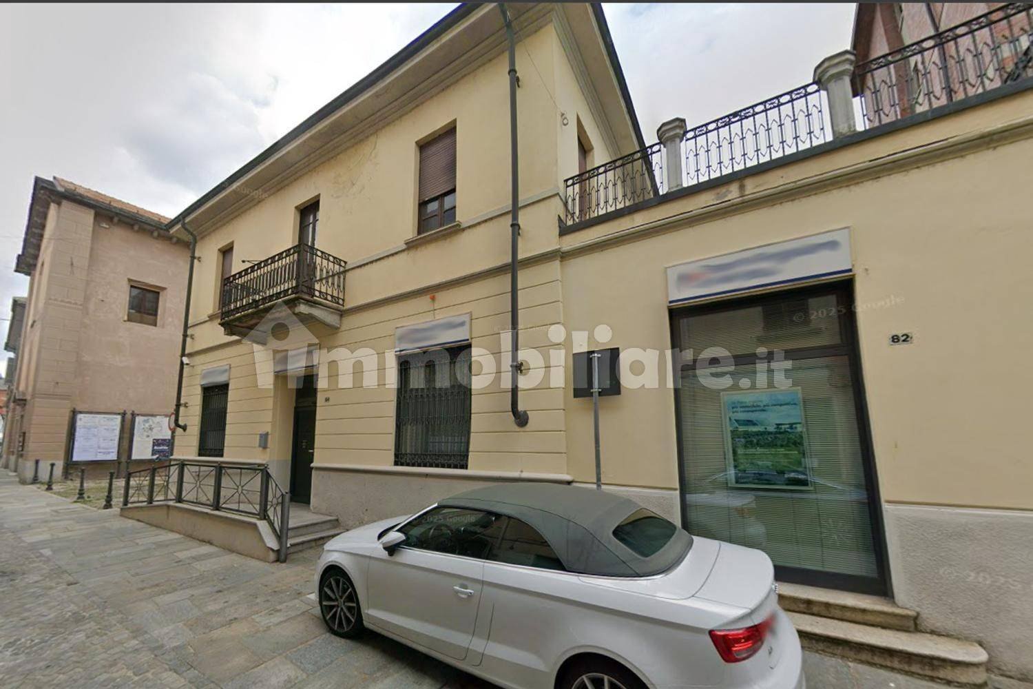 478m² Commercial property in Gozzano, Italy No. 319602