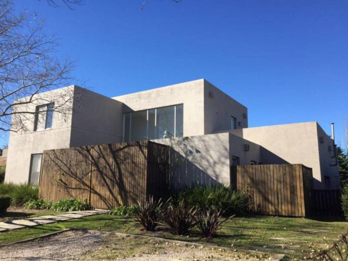 3 bedrooms House in Tigre, Argentina No. 10858