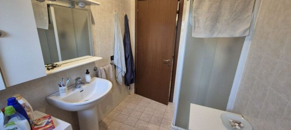 Квартира с 3 спальнями в Сан Мартино ин Рио, Италия № 321114 16