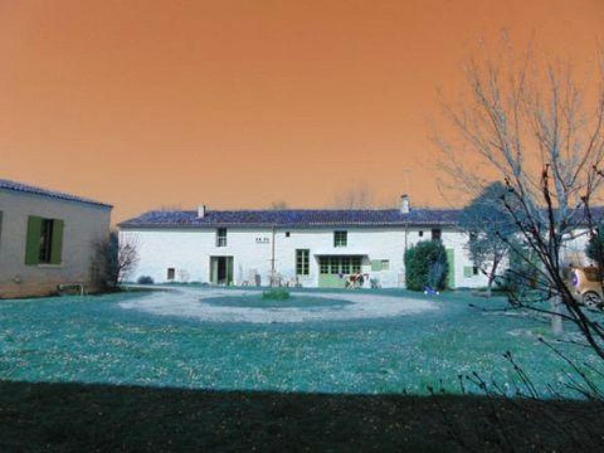 Tienda de 3 dormitorios en Matha, France No. 19122