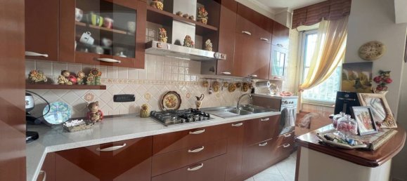 4-salle Appartement à Cerignola, Italy No. 24550 2