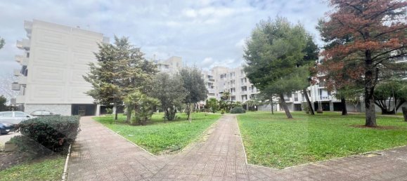 4-salle Appartement à Cerignola, Italy No. 24550 10