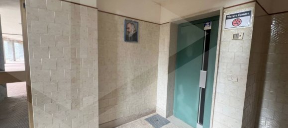 4-salle Appartement à Cerignola, Italy No. 24550 12