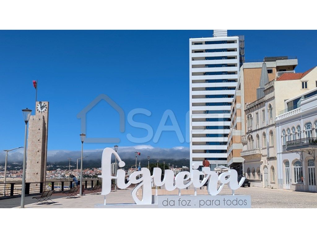 532m² Commercial property in Figueira da Foz, Portugal No. 110015