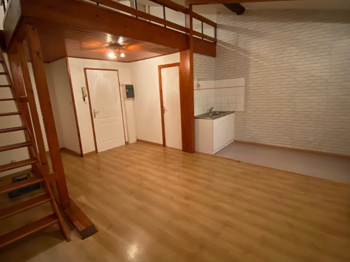 Apartamento de 5 dormitorios en Saint-Nicolas-de-Port, France No. 74380