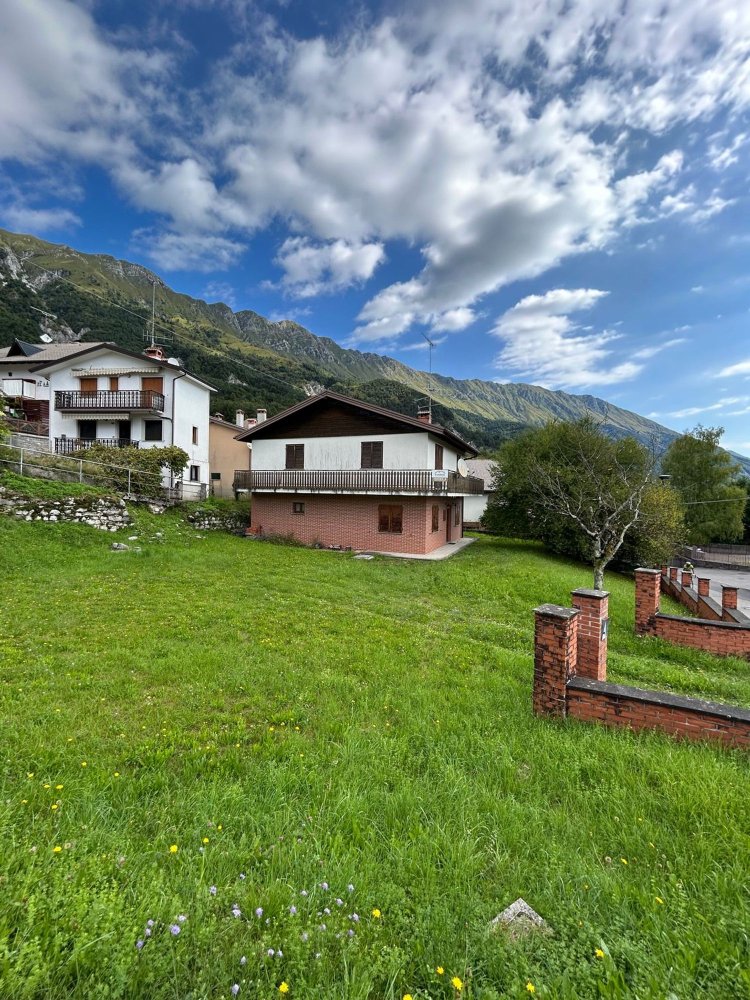 Villa de 12 dormitorios en Udine, Italy No. 380250