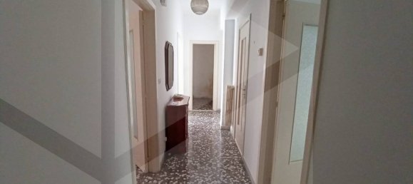 3-salle Appartement à Triggiano, Italy No. 21683 2
