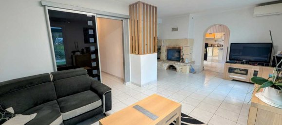 4 bedrooms Villa in Pinel-Hauterive, France No. 197559 30