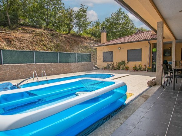 3 bedrooms House in Vouzela, Portugal No. 69713