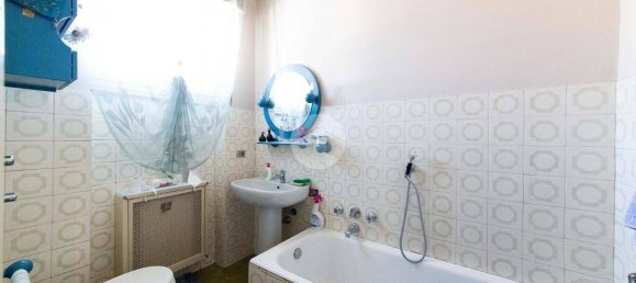 Villa de 4 dormitorios en Settimo Milanese, Italy No. 326219 21