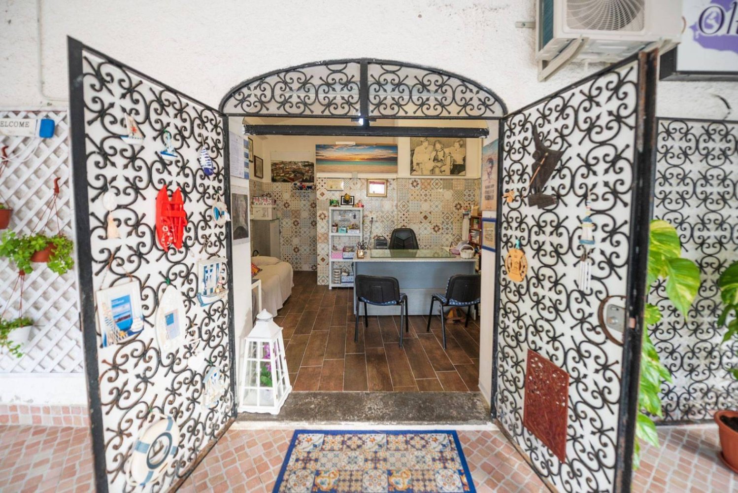 2 rooms Commercial property in Terracina, Italy No. 251651