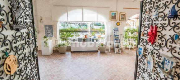 2 rooms Commercial property in Terracina, Italy No. 251651 3