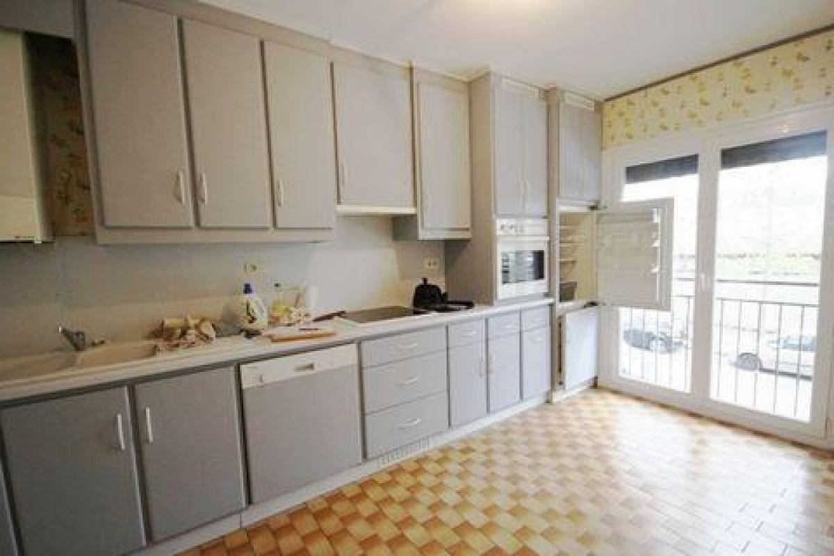3 bedrooms Condo in Montauban, France No. 37163