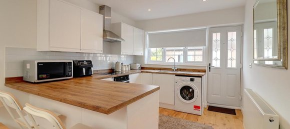 4 bedrooms Bungalow in Southbourne, United Kingdom No. 10578 18