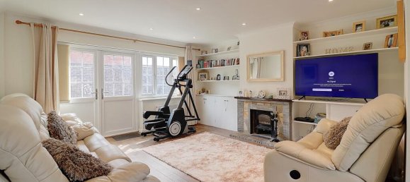 4 bedrooms Bungalow in Southbourne, United Kingdom No. 10578 2