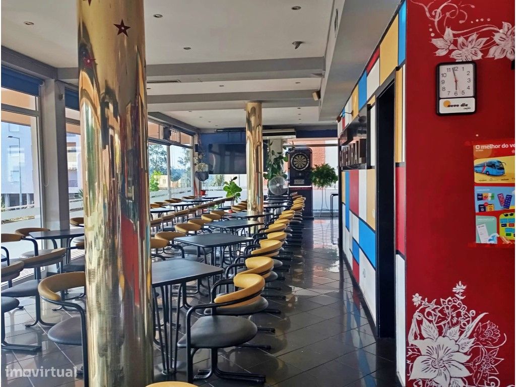  عقار تجاري في Aguas Santas, Portugal 132متر مربع رقم 218592