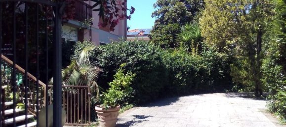 5 rooms House in Massa, Italy No. 215062 2