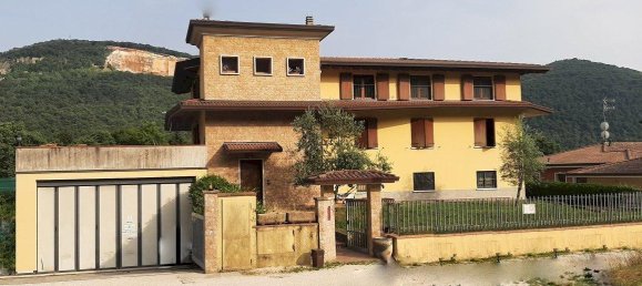 Casa de 12 habitaciónes en Botticino, Italy No. 229344 21