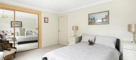 5 bedrooms House in Enfield, United Kingdom No. 6624 16