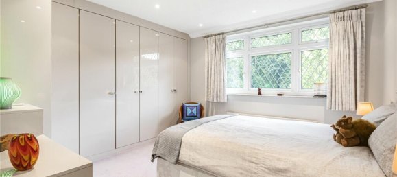 5 bedrooms House in Enfield, United Kingdom No. 6624 14