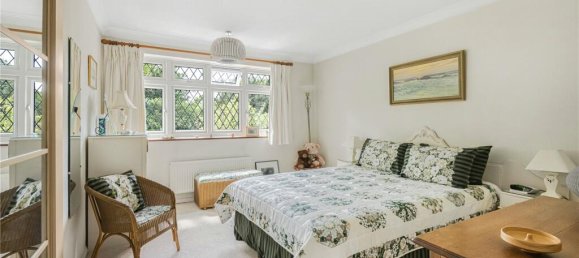 5 bedrooms House in Enfield, United Kingdom No. 6624 19