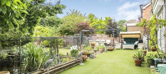 5 bedrooms House in Enfield, United Kingdom No. 6624 24