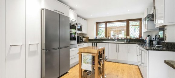 5 bedrooms House in Enfield, United Kingdom No. 6624 5