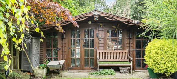 5 bedrooms House in Enfield, United Kingdom No. 6624 26