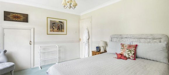 5 bedrooms House in Enfield, United Kingdom No. 6624 18