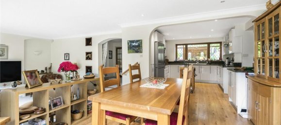 5 bedrooms House in Enfield, United Kingdom No. 6624 6