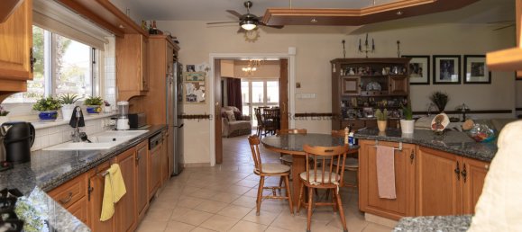 4 Schlafzimmer Villa in Kiti, Cyprus, Nr. 25563 18