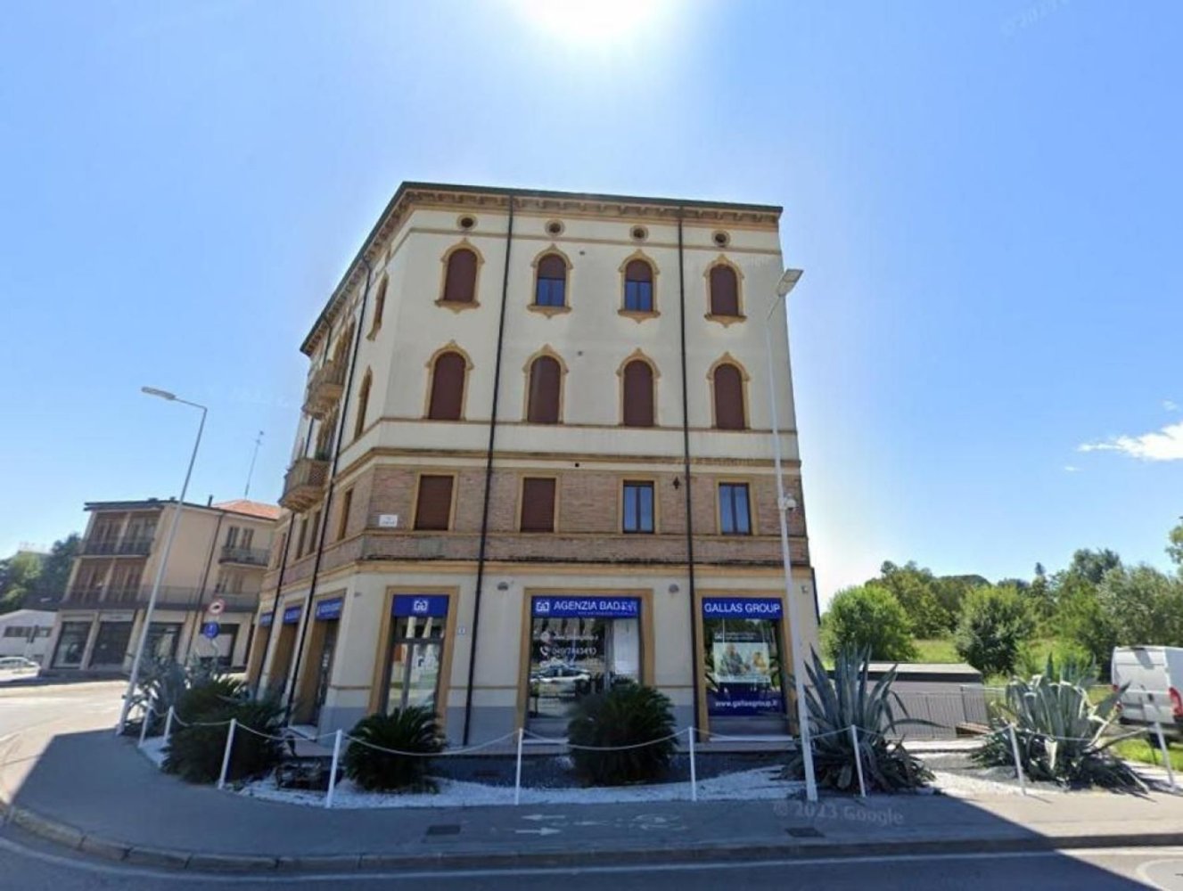 Propiedad comercial en Padua, Italy 416 m² No. 227736