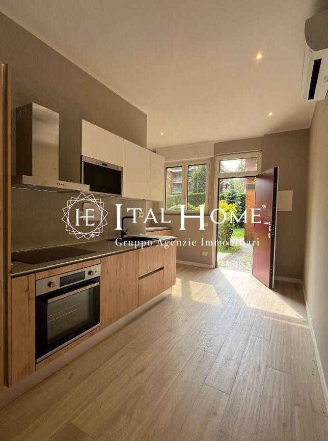 1 bedroom Apartment in Milan, Italy No. 330739