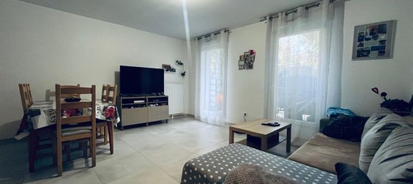 Apartamento de 3 dormitorios en Drancy, France No. 162792 3