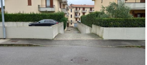 4 rooms Apartment in Altopascio, Italy No. 189309 5