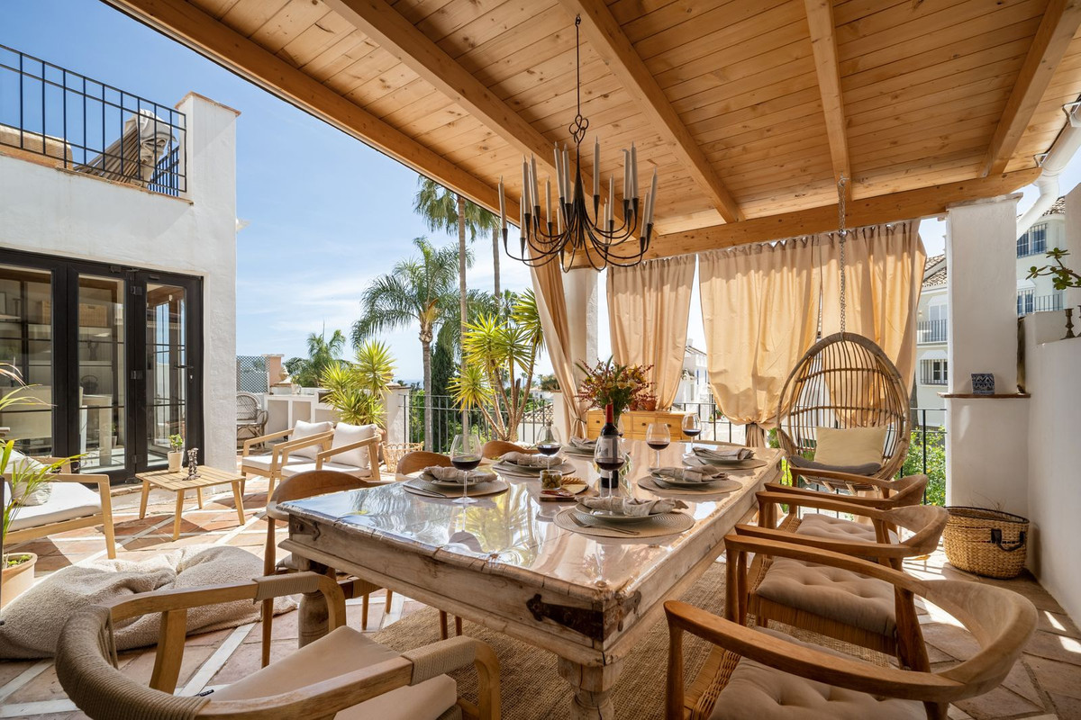 4 bedrooms Townhouse in Marbella, Spain No. 273180