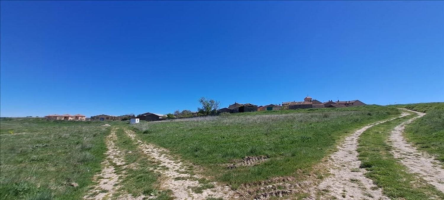  قطعة أرض في Segovia, Spain 9471متر مربع رقم 77671