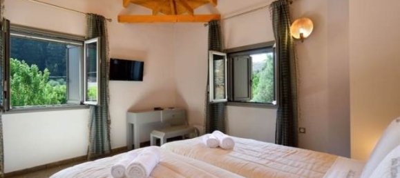 3 bedrooms Commercial property in Chania, Greece No. 900 12