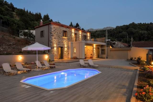 3 bedrooms Commercial property in Chania, Greece No. 900