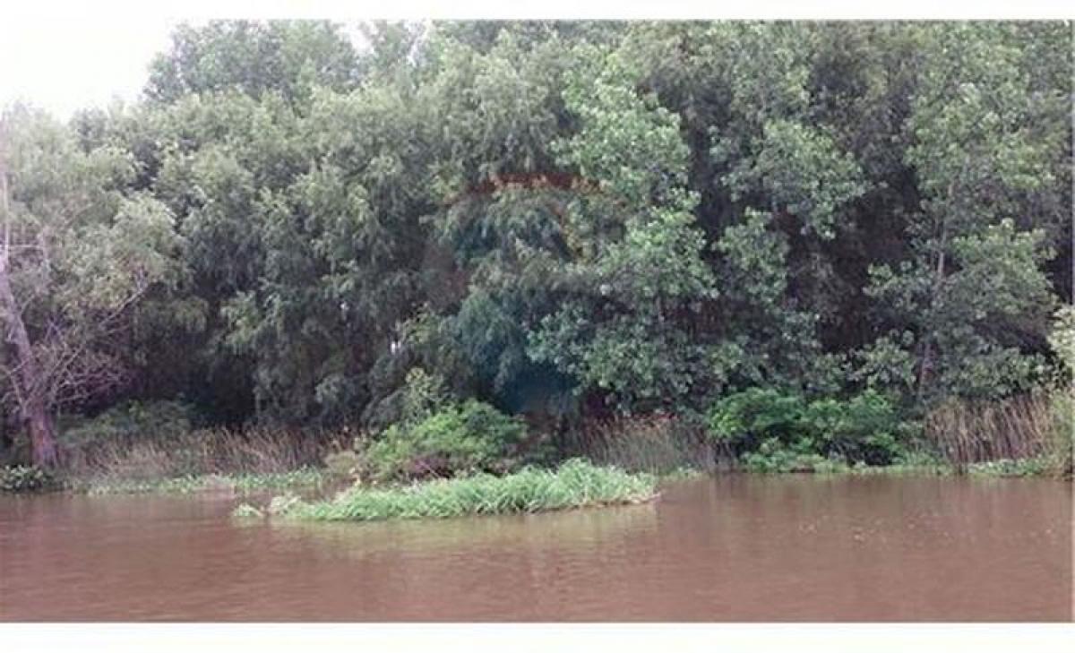 Terrain à San Fernando, Argentina No. 33971