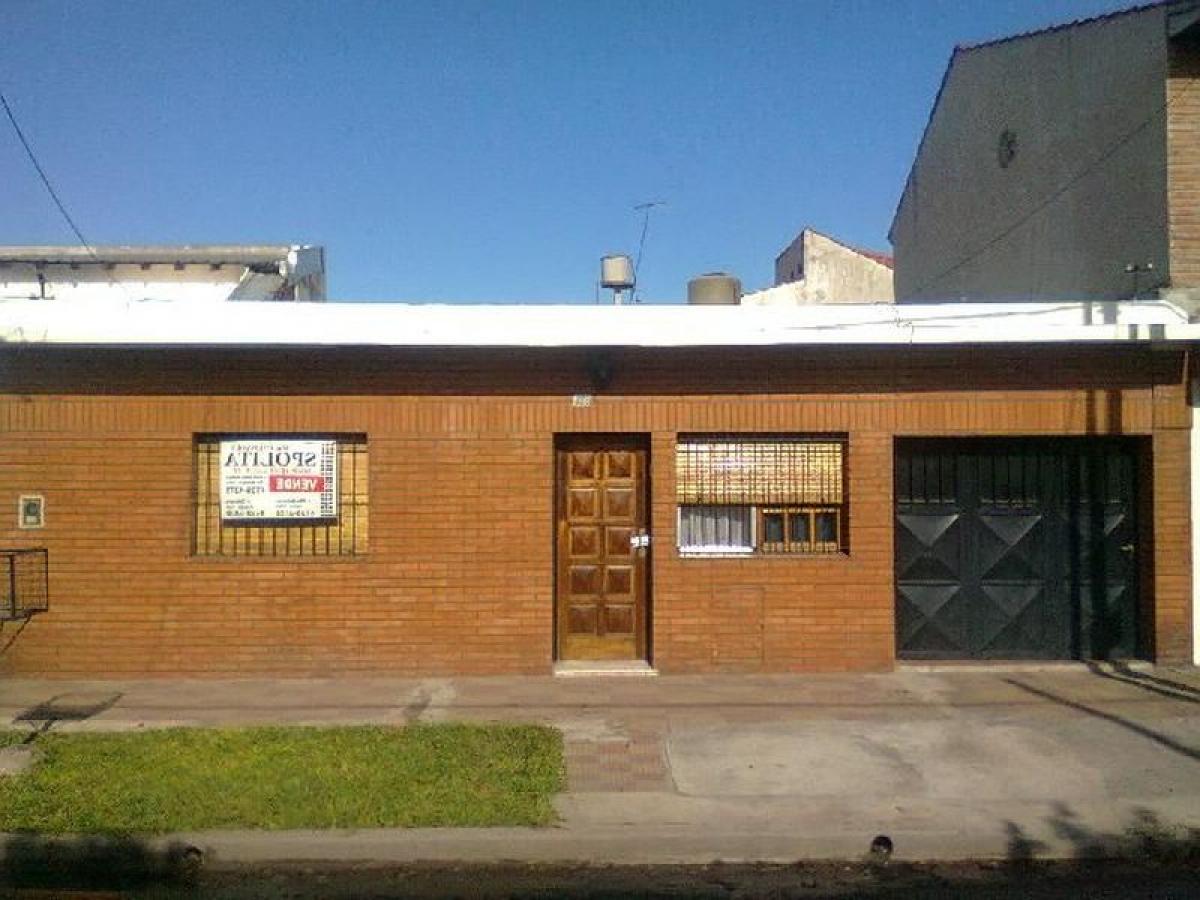 4 bedrooms House in General San Martin, Argentina No. 54347