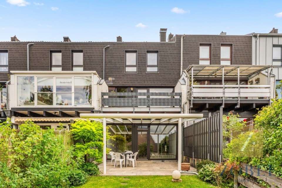 4 bedrooms Townhouse in Rhein-Sieg, Germany No. 279177