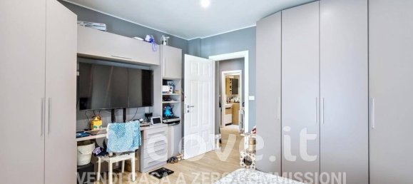 1 bedroom Apartment in Turin, Italy No. 296350 8