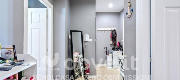 1 bedroom Apartment in Turin, Italy No. 296350 10