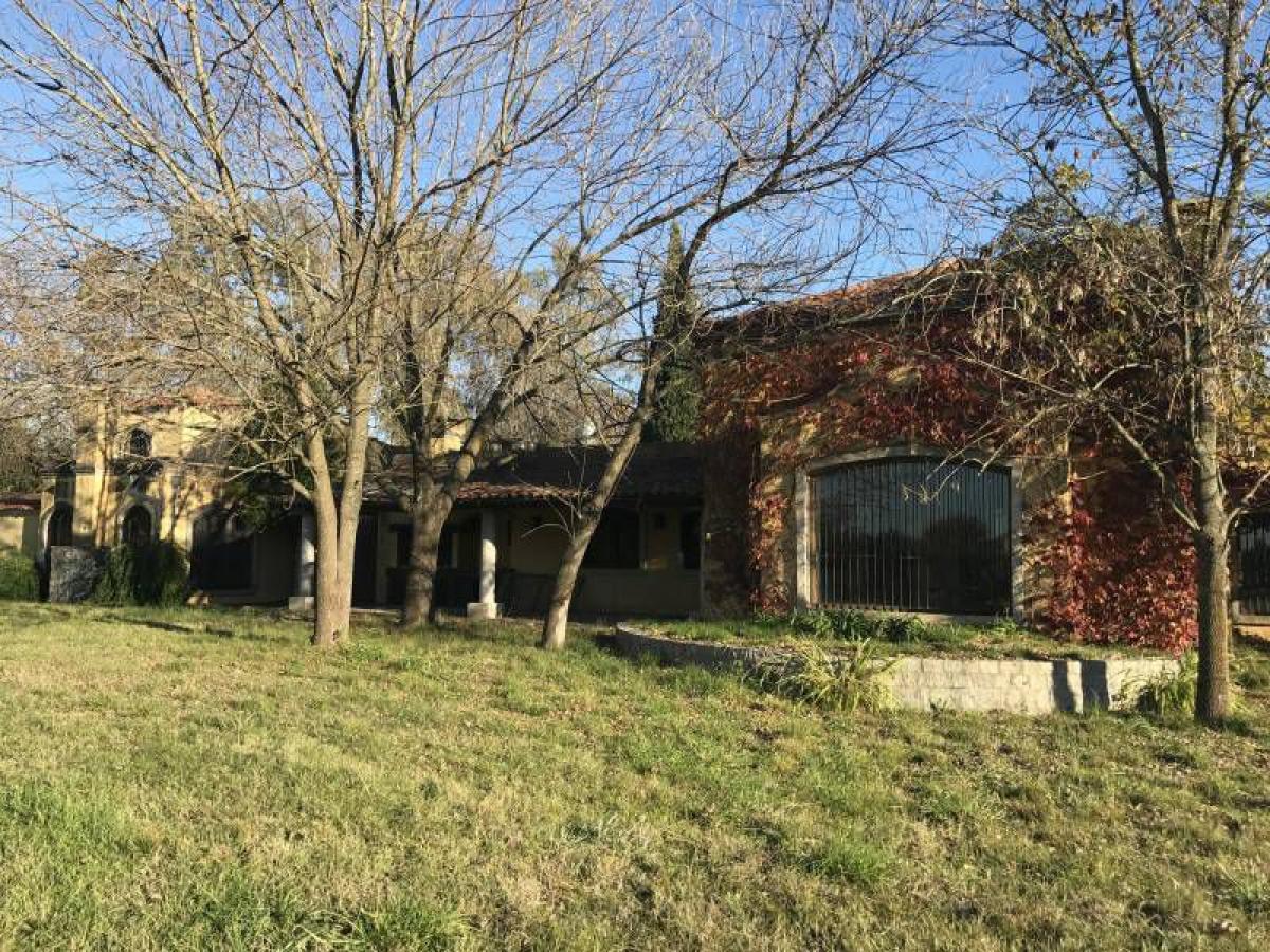 Дом с 8 спальнями в Пилар, Аргентина № 87704