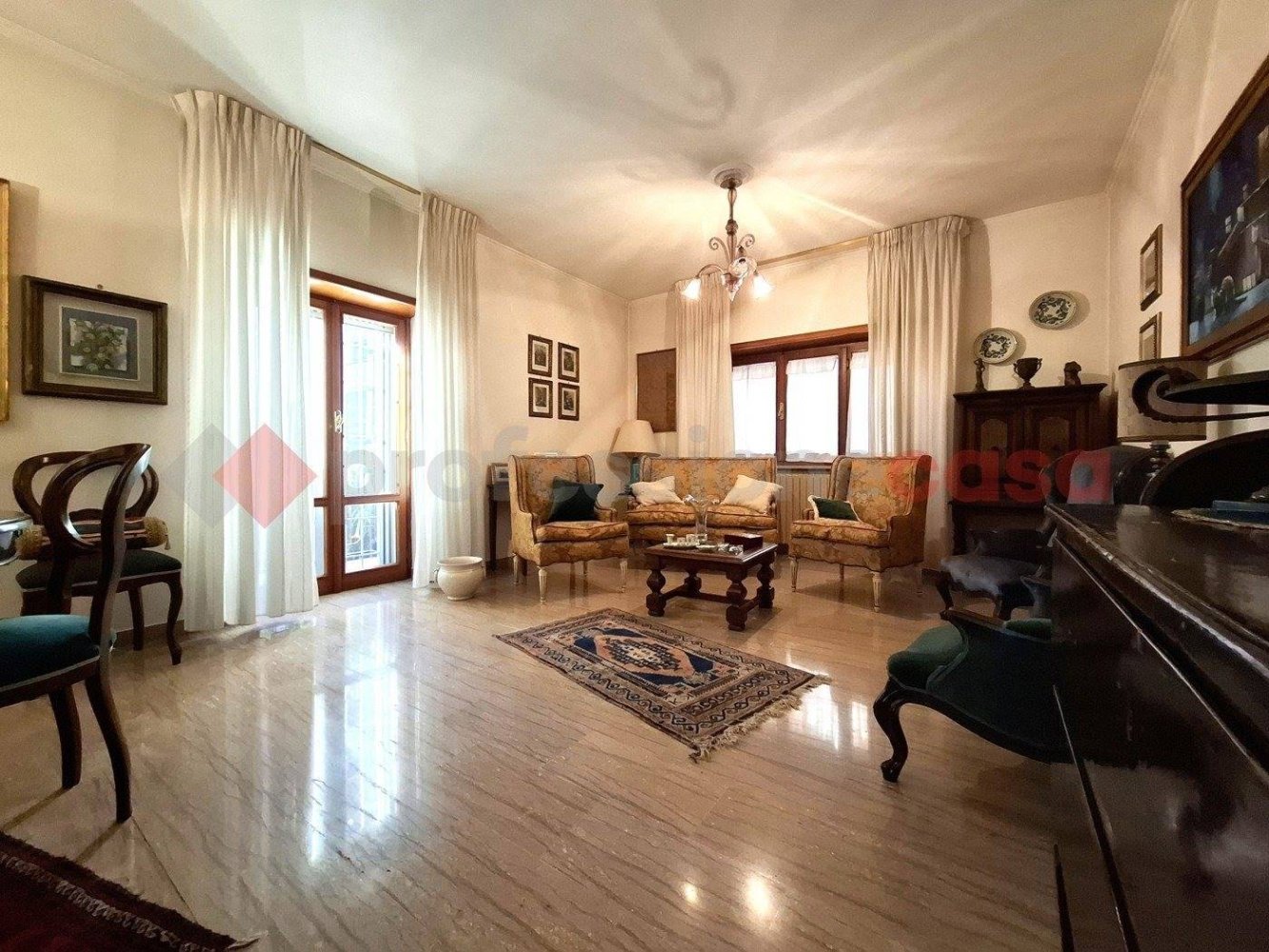 Квартира с 6 комнатами в Сора, Италия № 56845