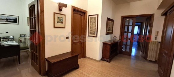 Квартира с 6 комнатами в Сора, Италия № 56845 4